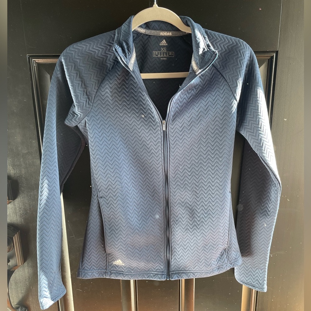 Adidas Full Zip Textured Golf Jacket
Size: XS
Color: Navy
Material: Polyester
